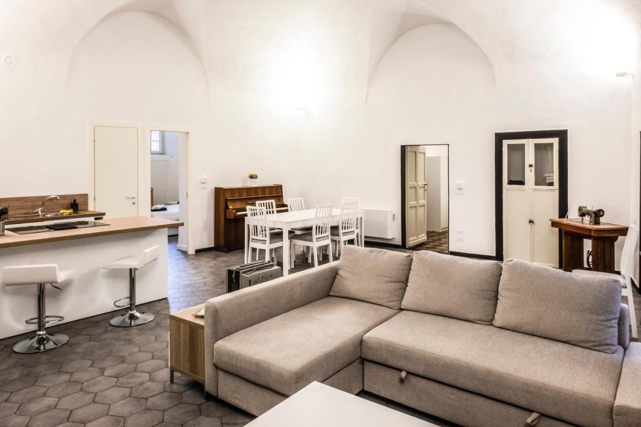 Hotel Archivolto Del Teatro Albenga Exterior foto