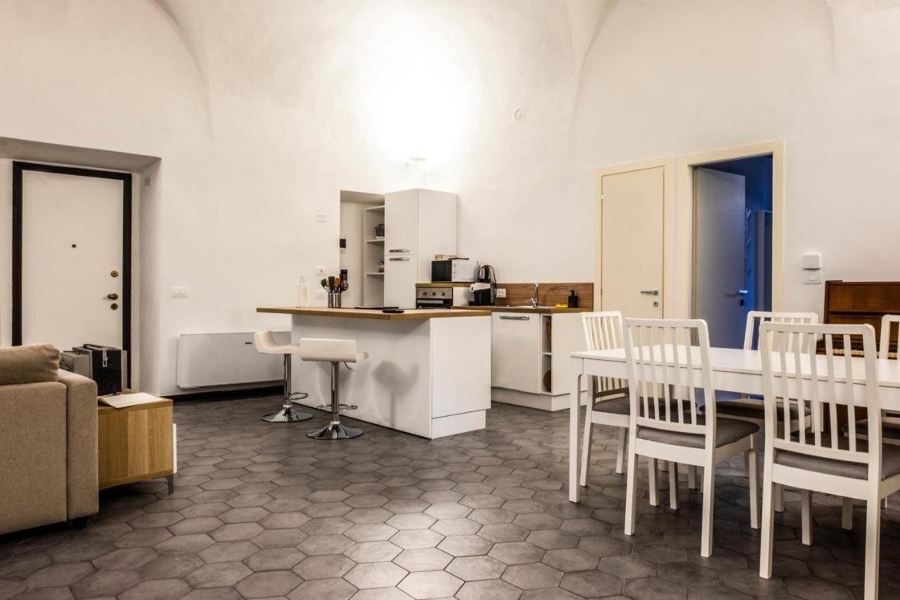 Hotel Archivolto Del Teatro Albenga Exterior foto